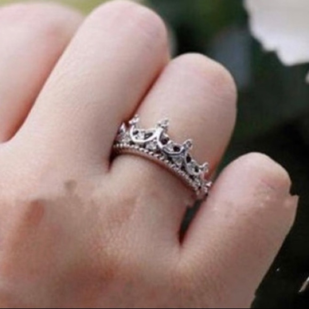 Silver Crown Ring - Picture 6 of 8